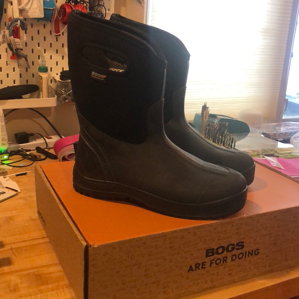 BOGS Ultra insulated snow boots, men’s 12.